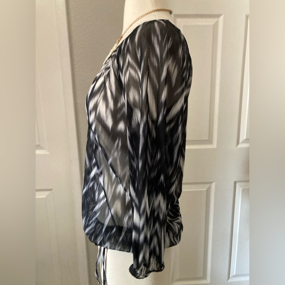 ❗️5X$30❗️ INC International Concepts Women's Printed Tie Waist Blouse - Picture 4 of 6